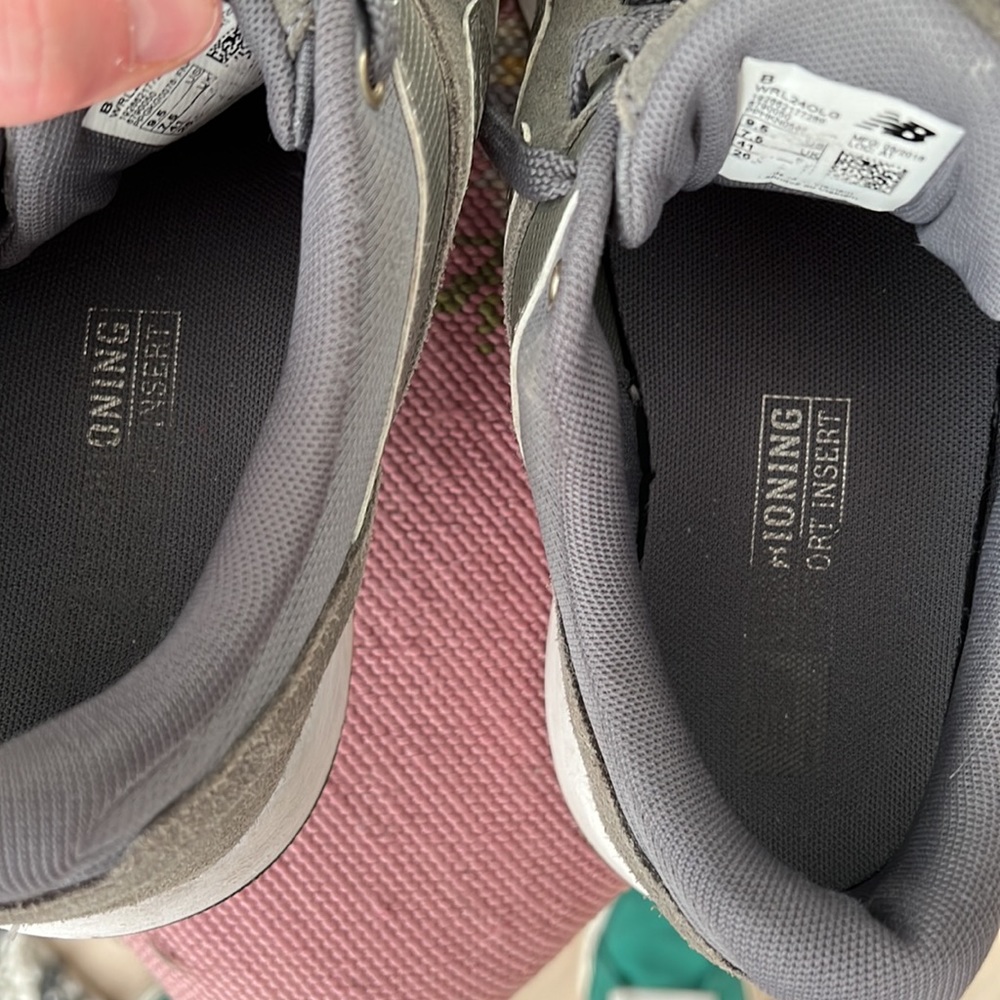 Olive green new balance sneakers - Picture 8 of 8